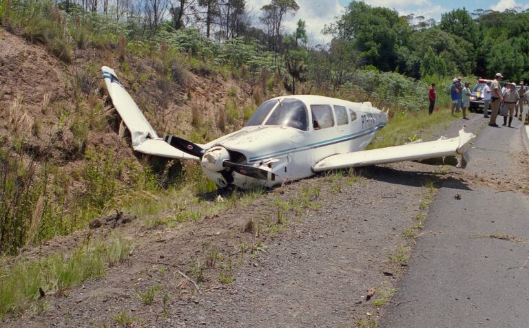 O Pouso Forçado do Embraer Corisco na BR-282 em Bom Retiro no Ano 2000